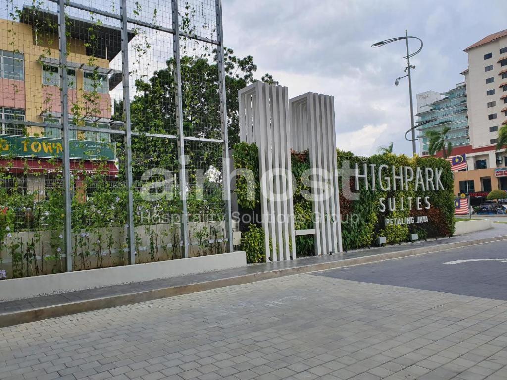 Highpark Suites By Airhost Petaling Jaya Eksteriør billede